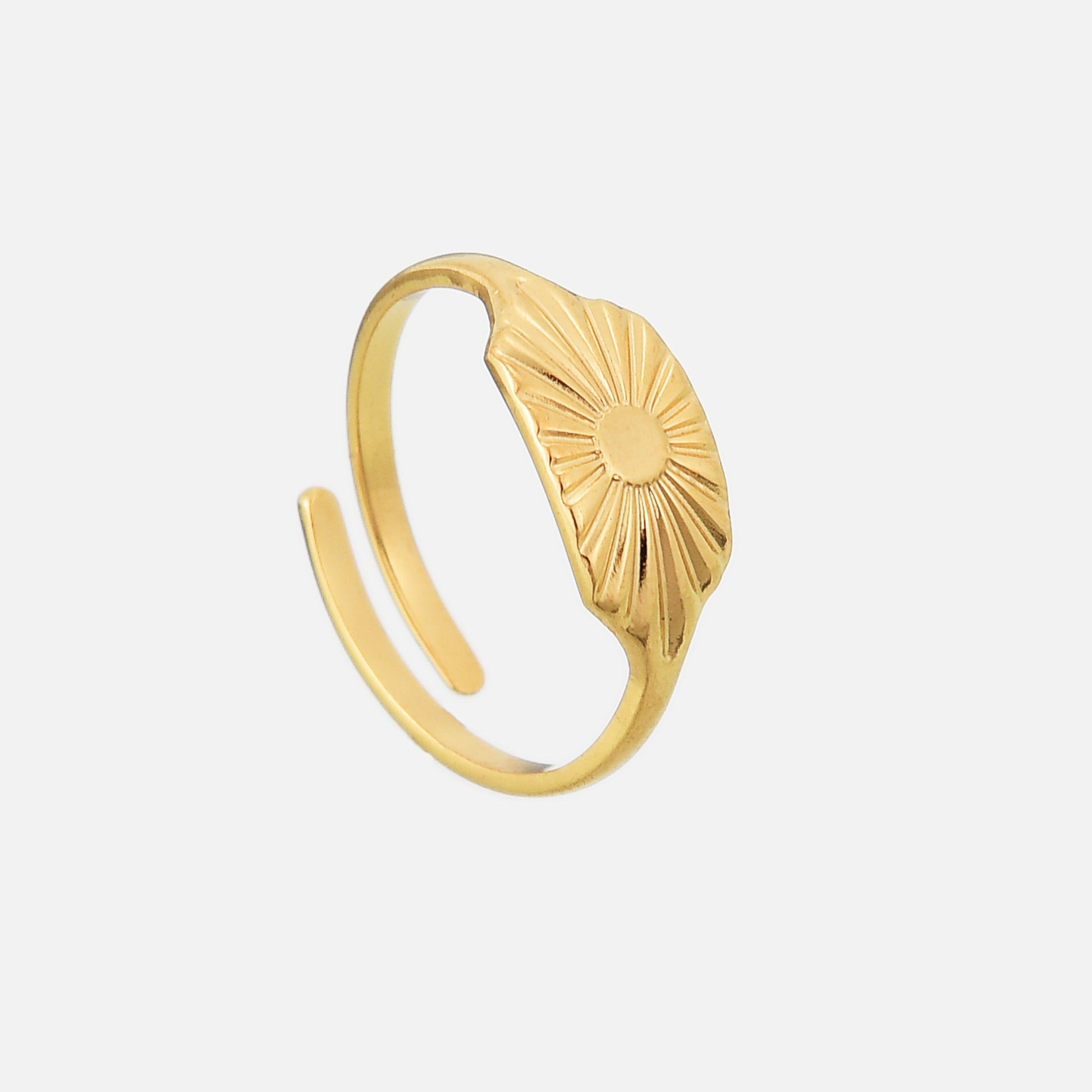 Daisy Ring – Adjustable Floral Delight