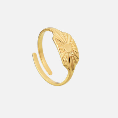 Daisy Ring – Adjustable Floral Delight