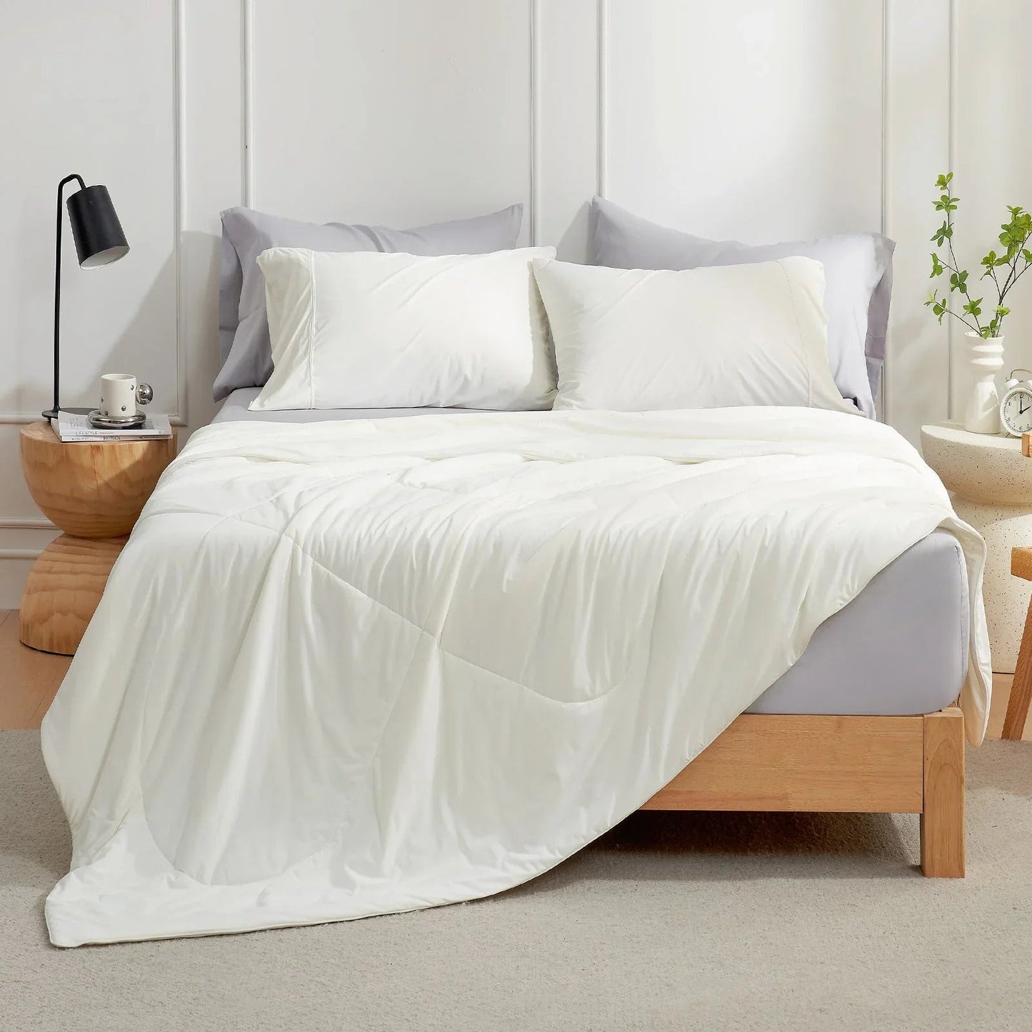 Lightweight Cooling Comforter