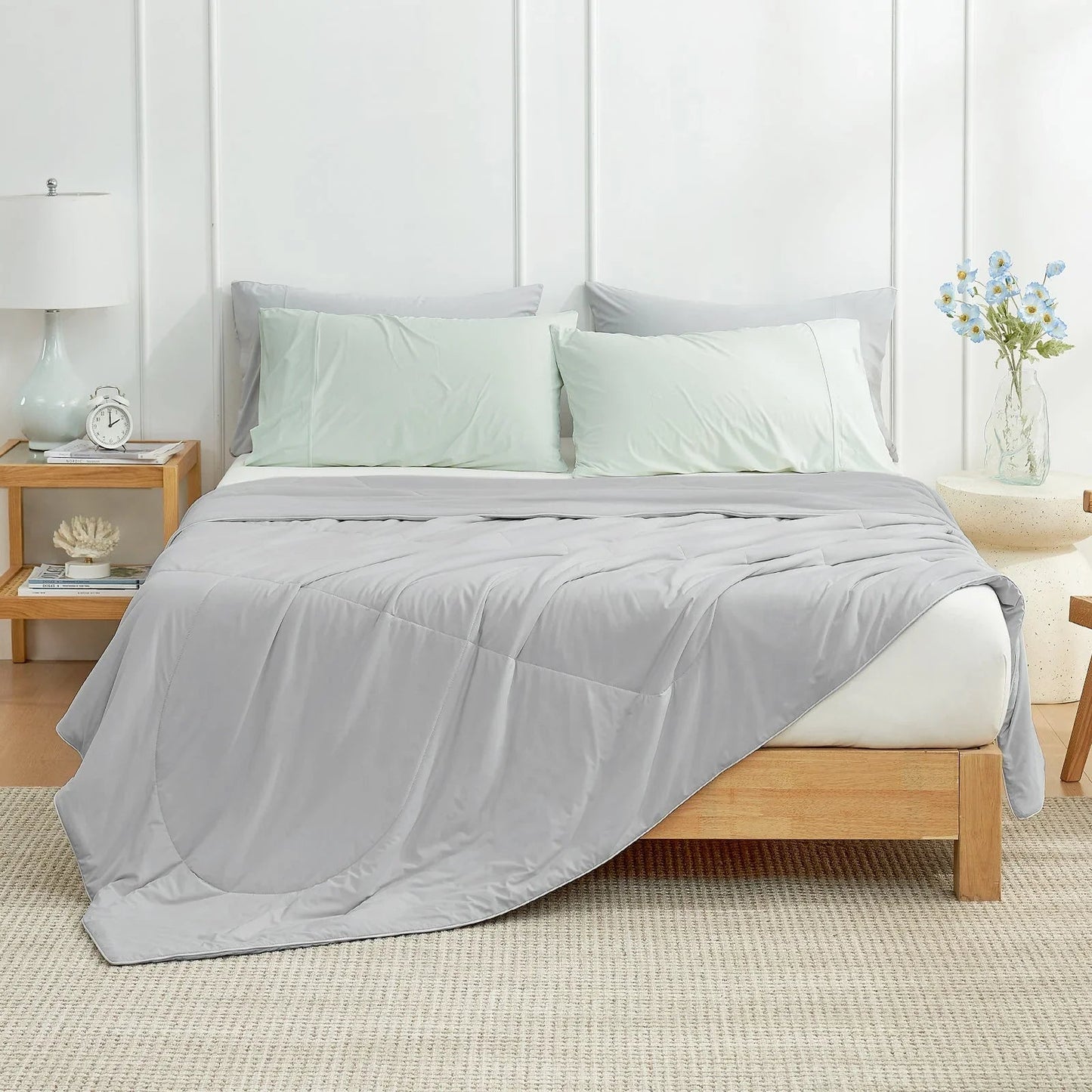 Lightweight Cooling Comforter